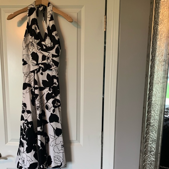 WHBM Black/White Halter dress - Picture 3 of 7